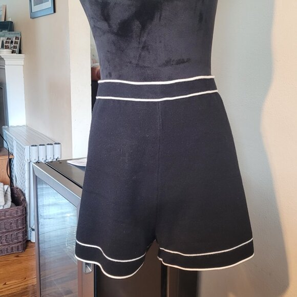 Oak + Fort High-Waisted‎ Knit Shorts - Picture 1 of 3